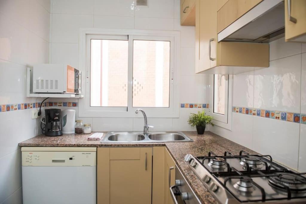 Sunny And Quiet Sagrada Familia Apartment Barcelona Exterior foto