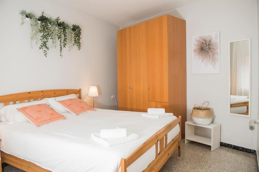 Sunny And Quiet Sagrada Familia Apartment Barcelona Exterior foto